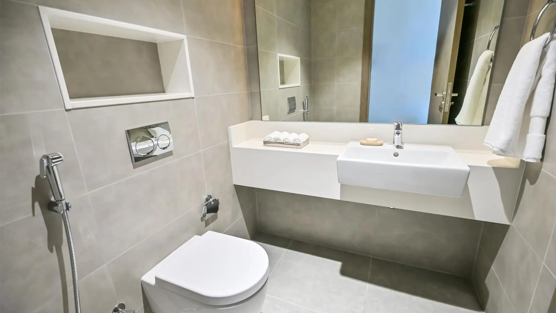 Modern 1Br In District One Meydan Apartment Dubai